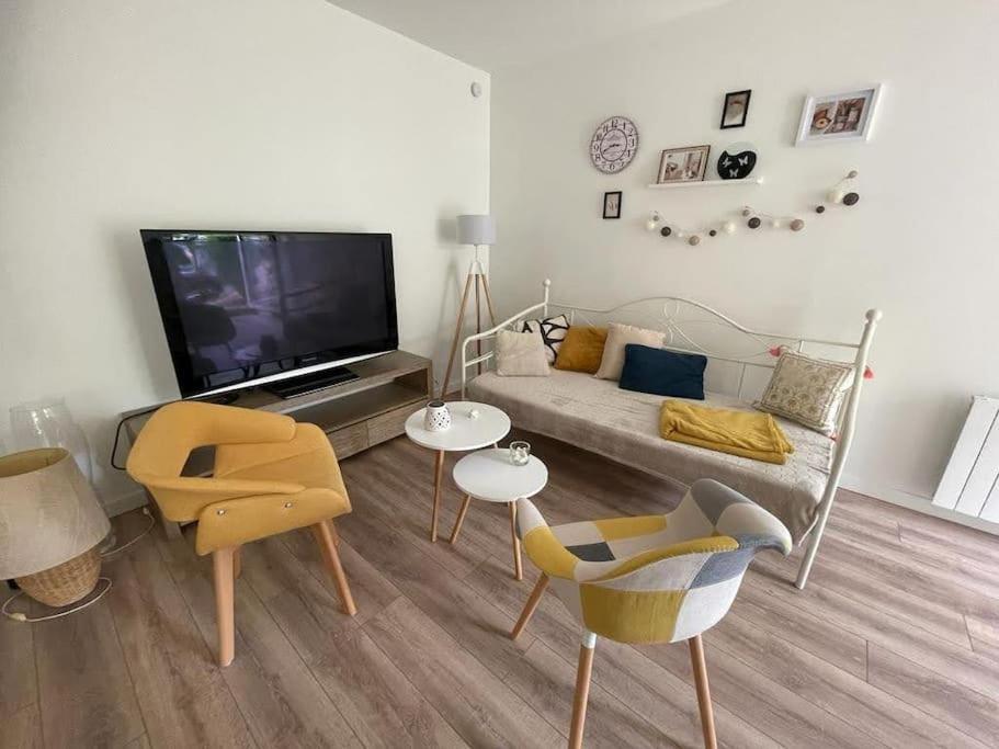 Gite De Charme - 3 Chambres, 5 Lits - De 4 A 7 Personnes Avanton Zewnętrze zdjęcie